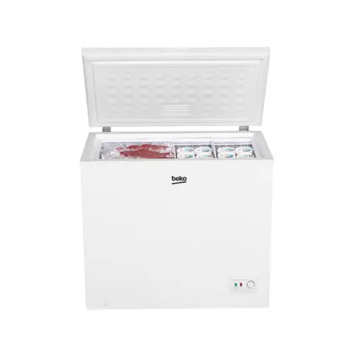 Congelatore Beko bianco con coperchio apribile e spazio ampio per cibi congelati