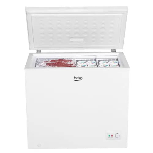 Congelatore Beko bianco con coperchio apribile e spazio ampio per cibi congelati