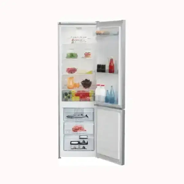 Frigorifero Beko bianco con porte aperte che mostra interno con ripiani pieni di alimenti