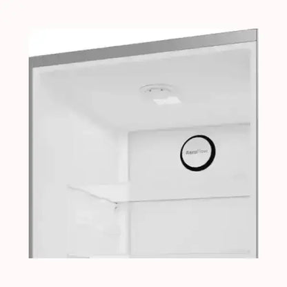 Interno frigorifero BEKO con sistema AeroFlow e ripiani trasparenti per conservazione alimenti