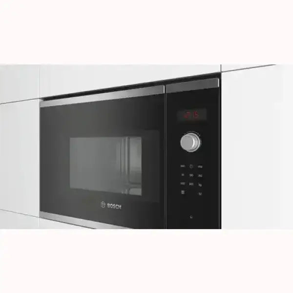 Forno microonde Bosch incasso con pannello di controllo digitale e manopola cromata