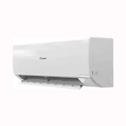 Condizionatore d'aria a parete bianco CANDY con design moderno e ventilazione regolabile