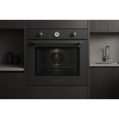 creare un'immagine rettangolare con sfondo cucina inserire immagine SMEG Forno Incasso Ventilato Cortina 70LT 60CM Antracite SF67C1AO senza scritte   