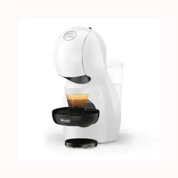 Macchina da caffè DeLonghi bianca compatta con tazza e caffè espresso versato