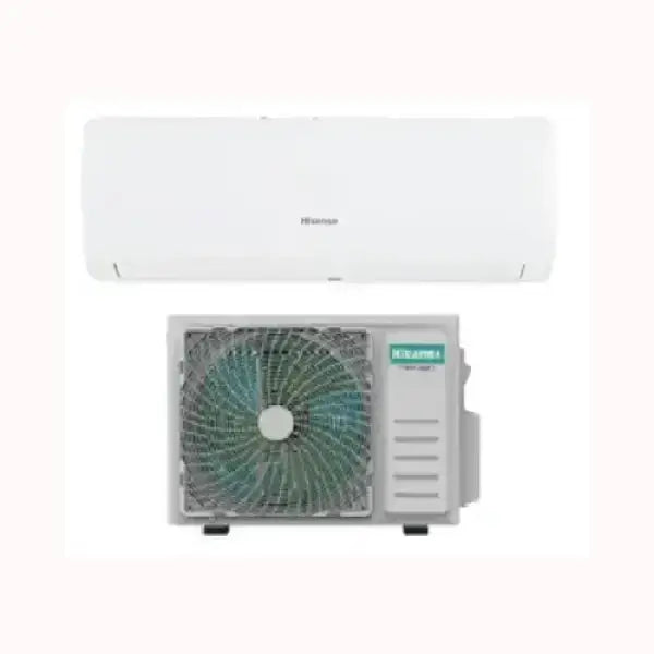 Condizionatore HISENSE bianco con unità esterna grigia e ventilatore integrato