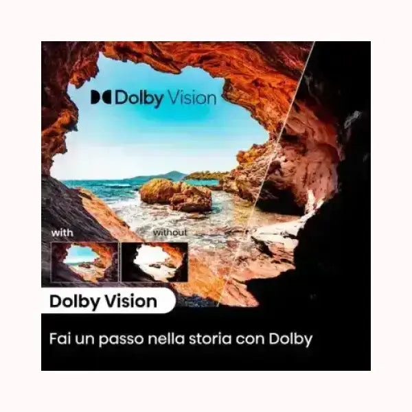 HISENSE TV mostra Dolby Vision con schermo diviso paesaggio marino in una grotta confronto con e senza