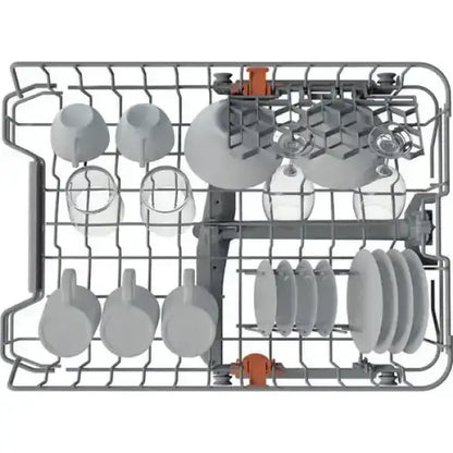 Cestello lavastoviglie Hotpoint con piatti bicchieri e tazze organizzati per il lavaggio