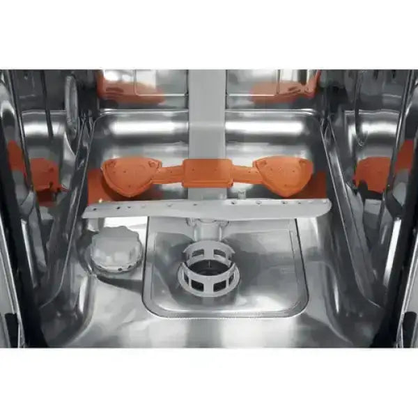 Interno di lavastoviglie hotpoint con componenti in acciaio inox e sistema di lavaggio avanzato