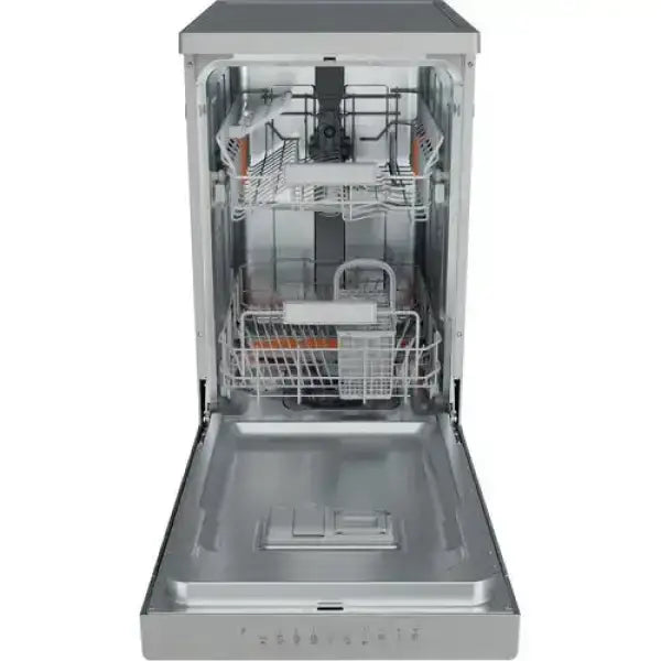 Lavastoviglie Hotpoint con interno in acciaio inox e cestelli regolabili per lavaggio efficiente