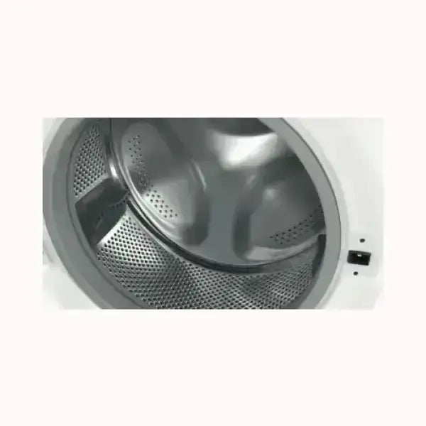 Interno cestello lavatrice INDESIT in acciaio inox con apertura frontale per lavaggi efficienti