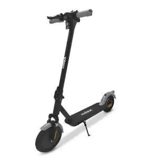 Monopattino elettrico Nilox nero con struttura compatta e ruote robuste per spostamenti urbani
