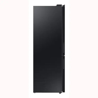 Frigorifero Combinato Samsung in nero con design moderno e porte separate per frigorifero e congelatore