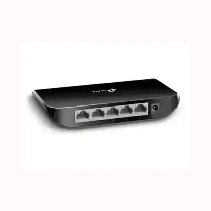 Switch Ethernet TPLINK nero compatto a 4 porte con alimentazione esterna per rete LAN domestica o ufficio