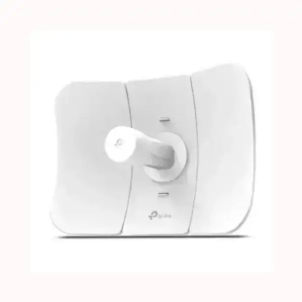Access Point esterno direzionale bianco TPLINK con antenna centrale e staffa di montaggio per esterni